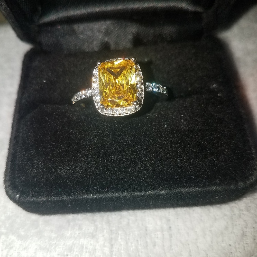 Yellow CZ ring - Picture 3 of 4